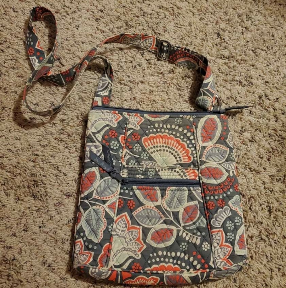 《VERA BRADLEY CROSSBODY》